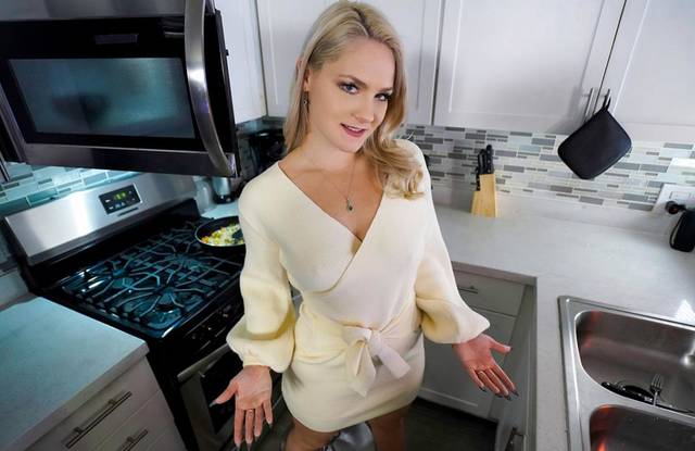 Долгожданный и горячий секс с фигуристой сводной мамкой