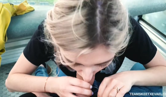 Сексуальное приключение пары на гондольном подъемнике.