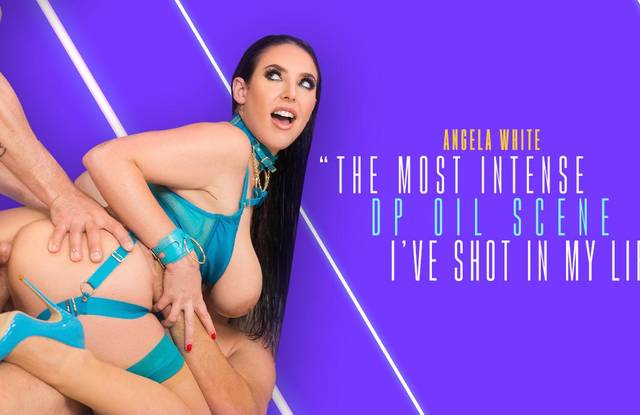 После анала шикарная Анжела стреляет струей из жопы